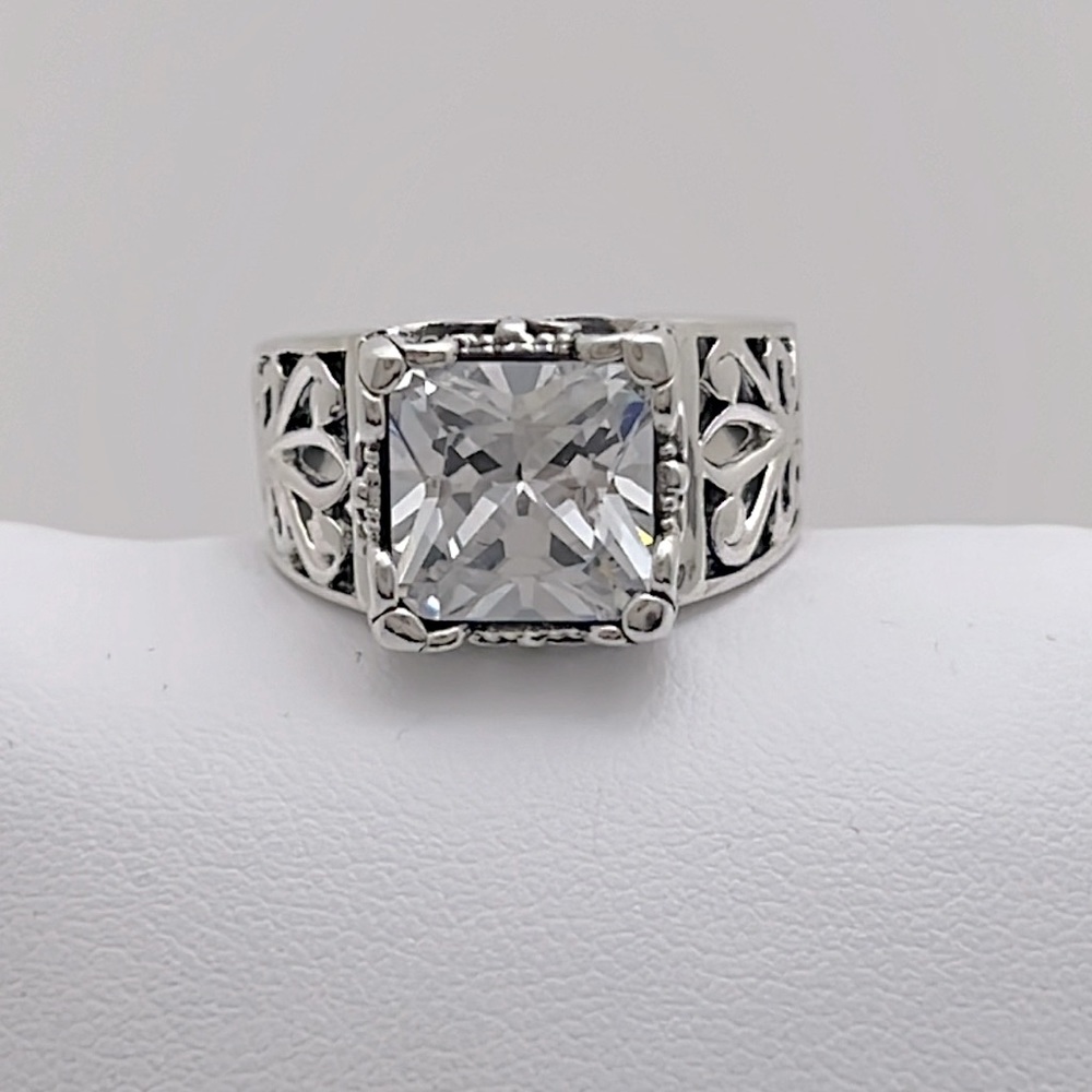 Women’s Sterling Silver Princess Cut Filagree Band